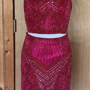 SHERRI HILL 2-piece dress size 8 dark pink covered in sequins & beads MUST GO!